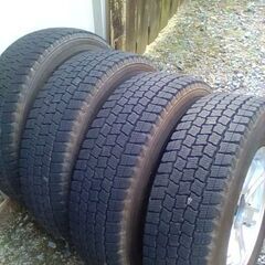 商談中ハイエースタイヤホイール4本