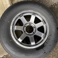 スタッドレスタイヤ　17インチ　プラド150系後期にて使用
