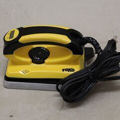 美品 TOKO T14 デジタルアイロン ワールドカップ DIGITAL 1200Ｗ (P1475kkxY)