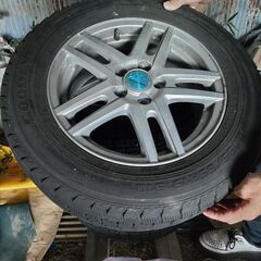 グッドイヤー　スタッドレスタイヤ　４本セット