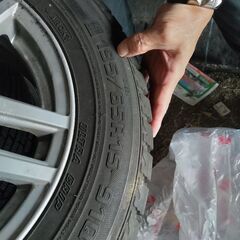 グッドイヤー　スタッドレスタイヤ　４本セット