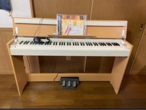 YAMAHA 電子ピアノ‼️ ペダル イヤホン イス付き 説明書あり