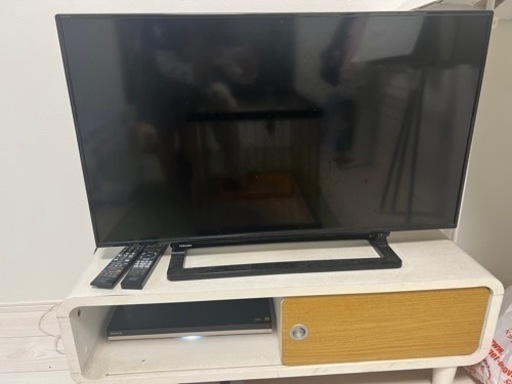 テレビ、テレビ台、ハードディスク