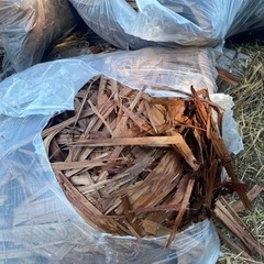 檜皮葺の半端　薪ストーブ　種火