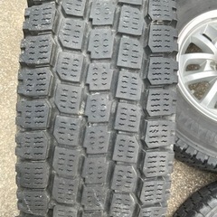 スタッドレス　4本　15インチ　アルミホイール　ハイエース200系