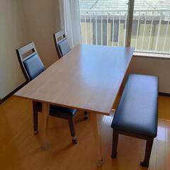 4人掛けダイニングテーブル（ニトリ）