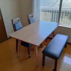 4人掛けダイニングテーブル（ニトリ）