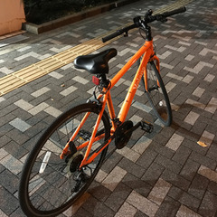 クロスバイク volans sr700d 早い者勝ちです。