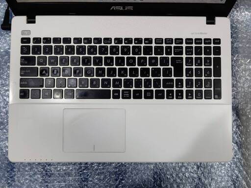 ASUS改① Core i3 SSD Windows11