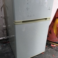 冷蔵庫　小型　elabitax ER-85