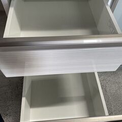 【美品/清掃済み】ニトリ 食器棚 カウンターポスティア 120 WH お洒落 強化ガラス戸 スライド収納 多収納 スムーズスライドレール 作業カウンター