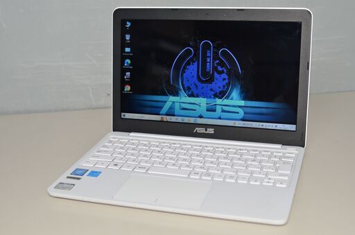 中古良品 軽量ノートPC 最新Windows10 ASUS E200H Atom x5/eMMC32GB/メモリ4GB/11.6インチ/無線内蔵/WEBカメラ/便利なソフト多数