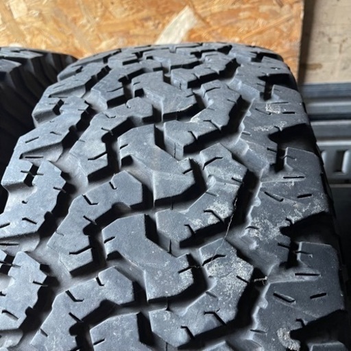 BFGoodrich グッドリッチ　All-Terrain T/A LT 265/70R17 113/109H ラジアルタイヤ　ホワイトリボン　2013年製　17インチ