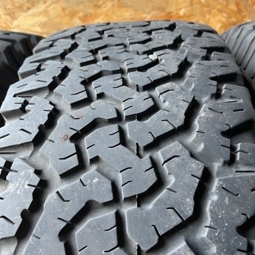 BFGoodrich グッドリッチ　All-Terrain T/A LT 265/70R17 113/109H ラジアルタイヤ　ホワイトリボン　2013年製　17インチ