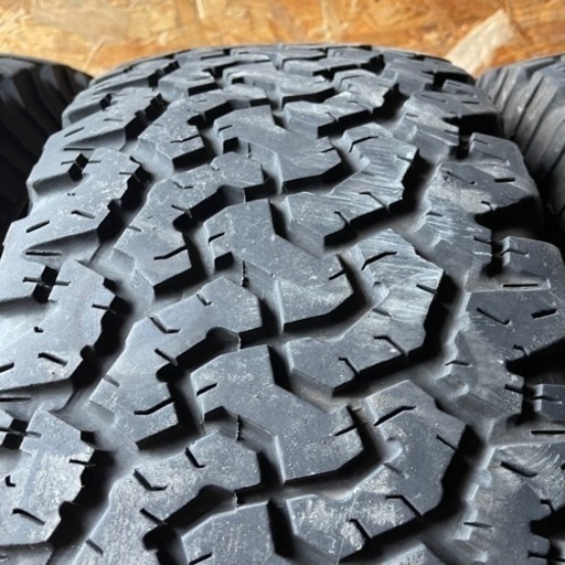 BFGoodrich グッドリッチ　All-Terrain T/A LT 265/70R17 113/109H ラジアルタイヤ　ホワイトリボン　2013年製　17インチ