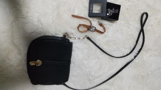 FURLA フルラ 美品 新品 バッグ 腕時計 ネックレス アクセサリー ショルダーバッグ