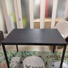 IKEA 黒 木目調テーブル