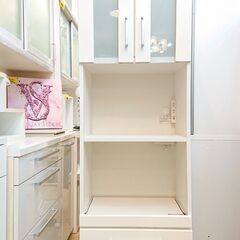 ニトリ NITORI スリム レンジボード 幅60cm ホワイト 2枚扉 (耐震ロック付き) 引き出し1個 スライド棚1個 コンセント2個付 レンジ台 食器棚■奥行40㎝×高さ180㎝■★近隣配送無料 買取帝国 朝霞店