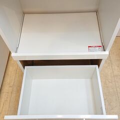 ニトリ NITORI スリム レンジボード 幅60cm ホワイト 2枚扉 (耐震ロック付き) 引き出し1個 スライド棚1個 コンセント2個付 レンジ台 食器棚■奥行40㎝×高さ180㎝■★近隣配送無料 買取帝国 朝霞店