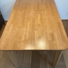 カリモク　ダイニングテーブル　①