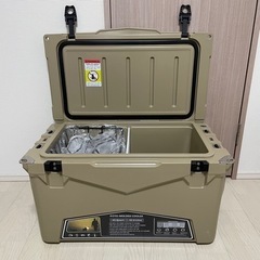 未使用　アイスランド　45QT  クーラーボックス　サンド