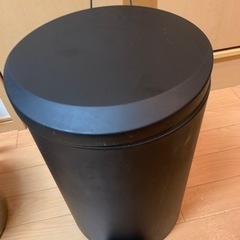 【取引決定済】ペダル開閉式ゴミ箱
