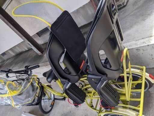 双子用自転車です 幼児2人同乗用三輪自転車「ふたごじてんしゃ」新発売