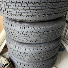 ハイエース　ホイール付きタイヤ　新車外し