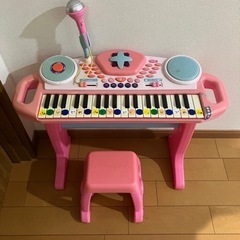 子ども用おもちゃのピアノ