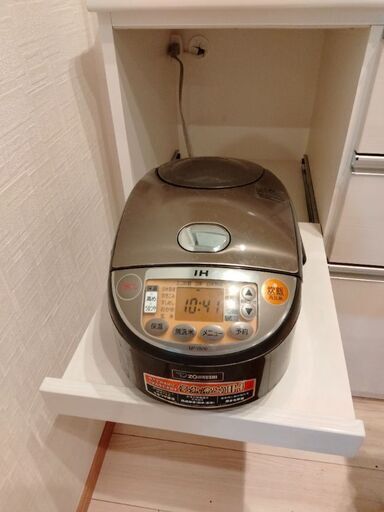 【美品】3年使用の食器棚