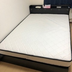 美品のセミダブルベッド安く売ります！(マットレス付き)