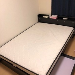 美品のセミダブルベッド安く売ります！(マットレス付き)
