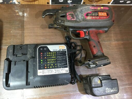 マックス 鉄筋結束機 RB-399A バッテリー×1 充電器 リバータイヤ 中古 