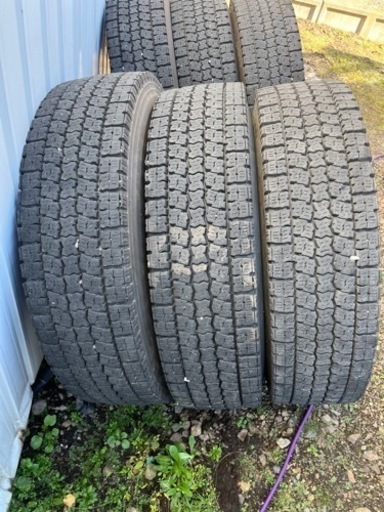 225 /90R17.5  スタッドレス　M919  TOYO
