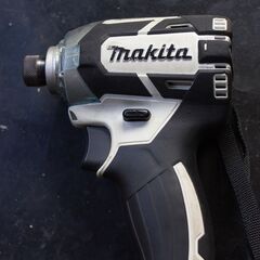 マキタ　インパクトドライバー　TD137 14.4V 4A バッテリー2個 充電器 ケース付き