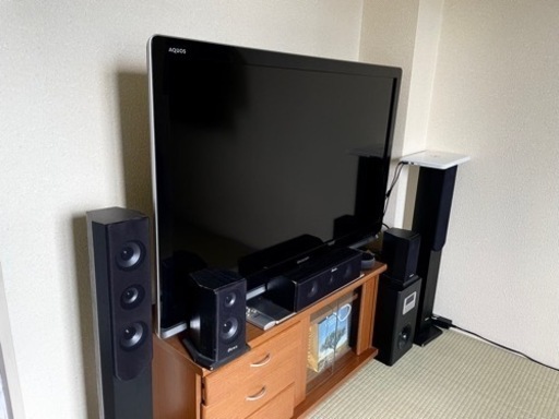 AQUOS液晶テレビ46V型＋テレビ台＋ホームシアタースピーカー＋DVDプレイヤー　4点セット