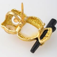 K18 ホワイトシェル・オニキス・グリーンガーネット ピンブローチ(ペンダント兼用) ふくろうモチーフ 品番p21-275 K18 ホワイトシェル・オニキス・グリーンガーネット ピンブローチ