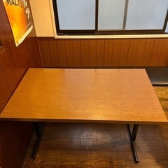 【無料】テーブル（大）&椅子　飲食店