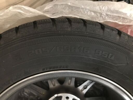 スタッドレスタイヤ　205/65R16 レクサスESに使用(ヤリスクロス、カムリ装着可能)