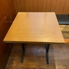 【無料】テーブル（小）&椅子　飲食店