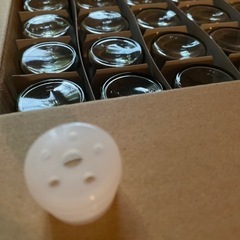 新品！お得 調味料販売用に スパイスボトル穴キャップ付 125本セット