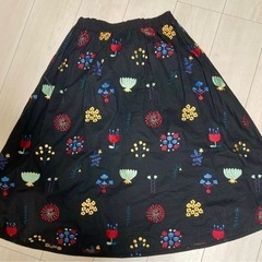 刺繍スカート