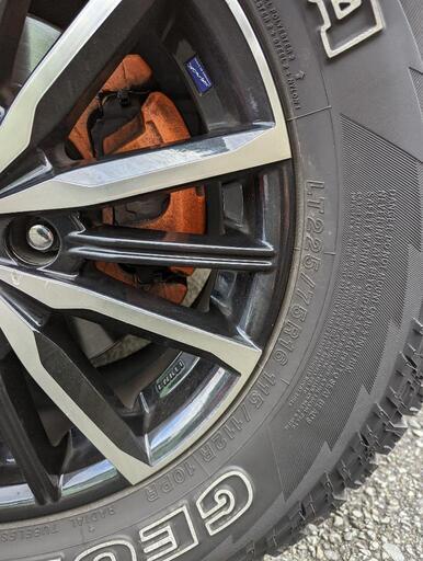 デリカD5　225/75r/16 ヨコハマ　ジオランダーA/T