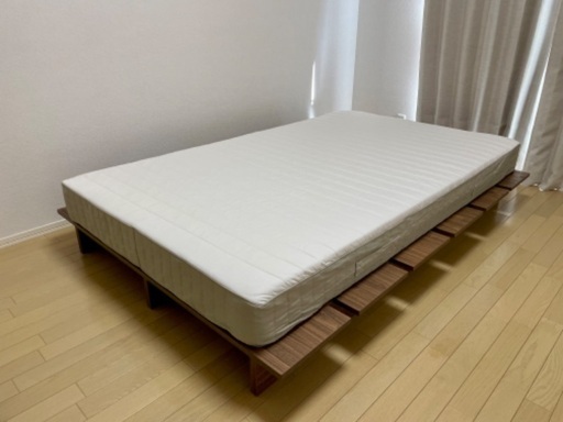 美品 LOWYA ロウヤ x IKEA イケア HAFSLO ハフスロー ベッド セミダブル ベッドフレーム ロータイプ 無垢材 木製 スプリングマットレス かため