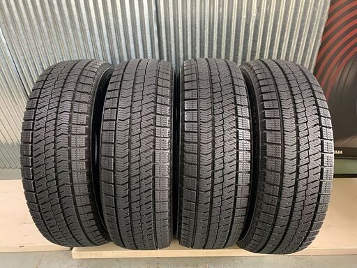 レビュー高評価の商品! 冬 R16 1,000km未満チェーン付スタッドレス215