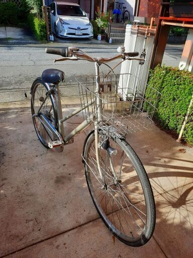 Shimano内装3段ギア28インチ自転車、後輪チューブ新品、LED発電ライト新品