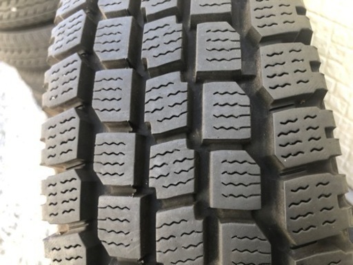 軽バン、軽トラ　雪タイヤ　スタッドレス145R12 6PR