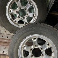 キーラー　215/70/15   ハイエース200