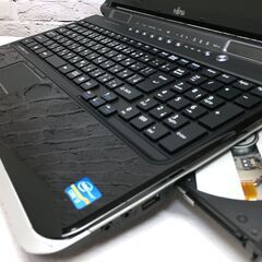 富士通 AH77/D【新品SSD512GB☆Core i7☆メモリ8GB◇最新OS 22H2】【安心