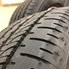 新型デリカD5 純正ホイール、タイヤ　ナット付き